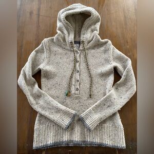 Patagonia Women’s Merino Wool Hooded Sweater Medium